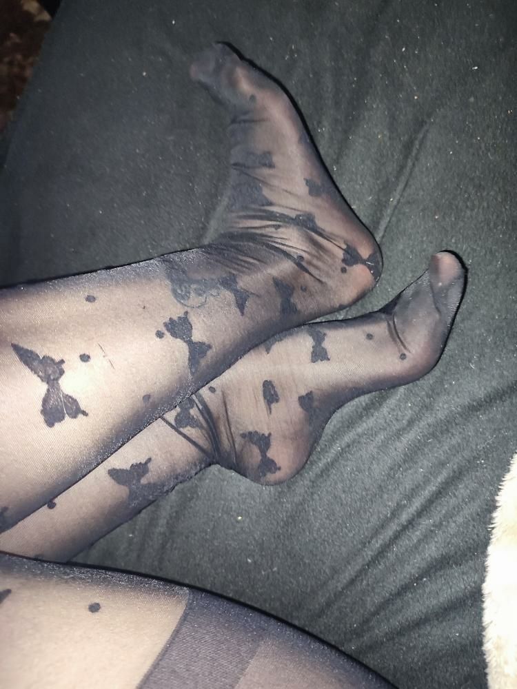 Black nylons pantyhose,feet footfetish,red nails and tits