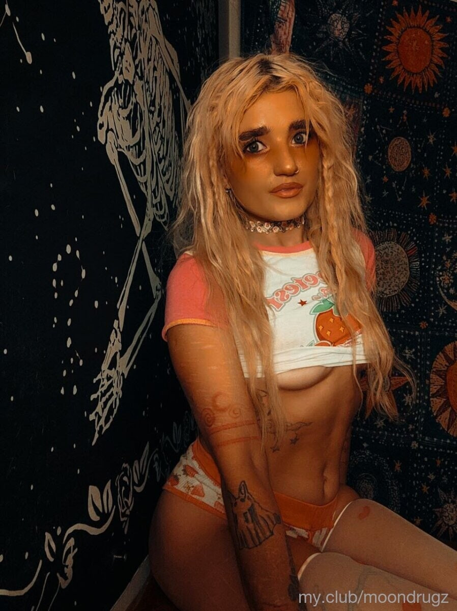 Slutty moon Free Photos #8