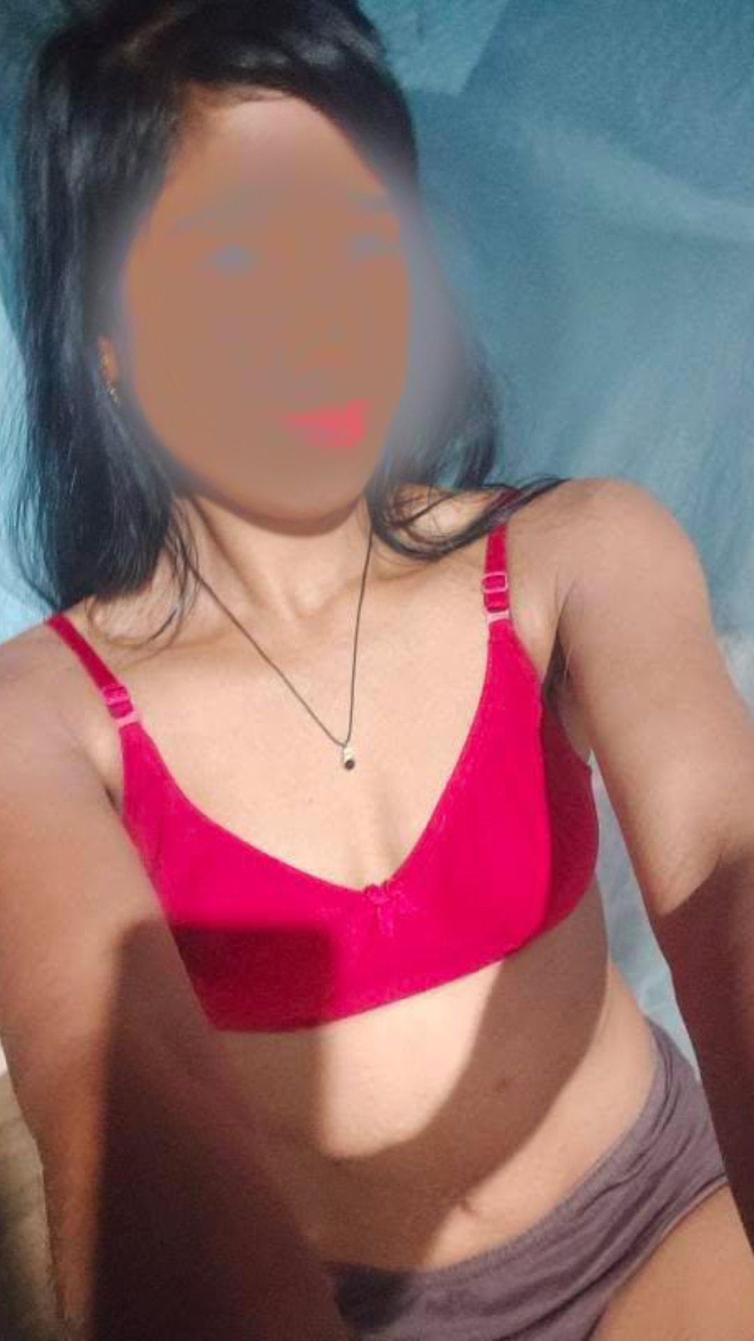 Bhabhi desi menunjukkan buah dada