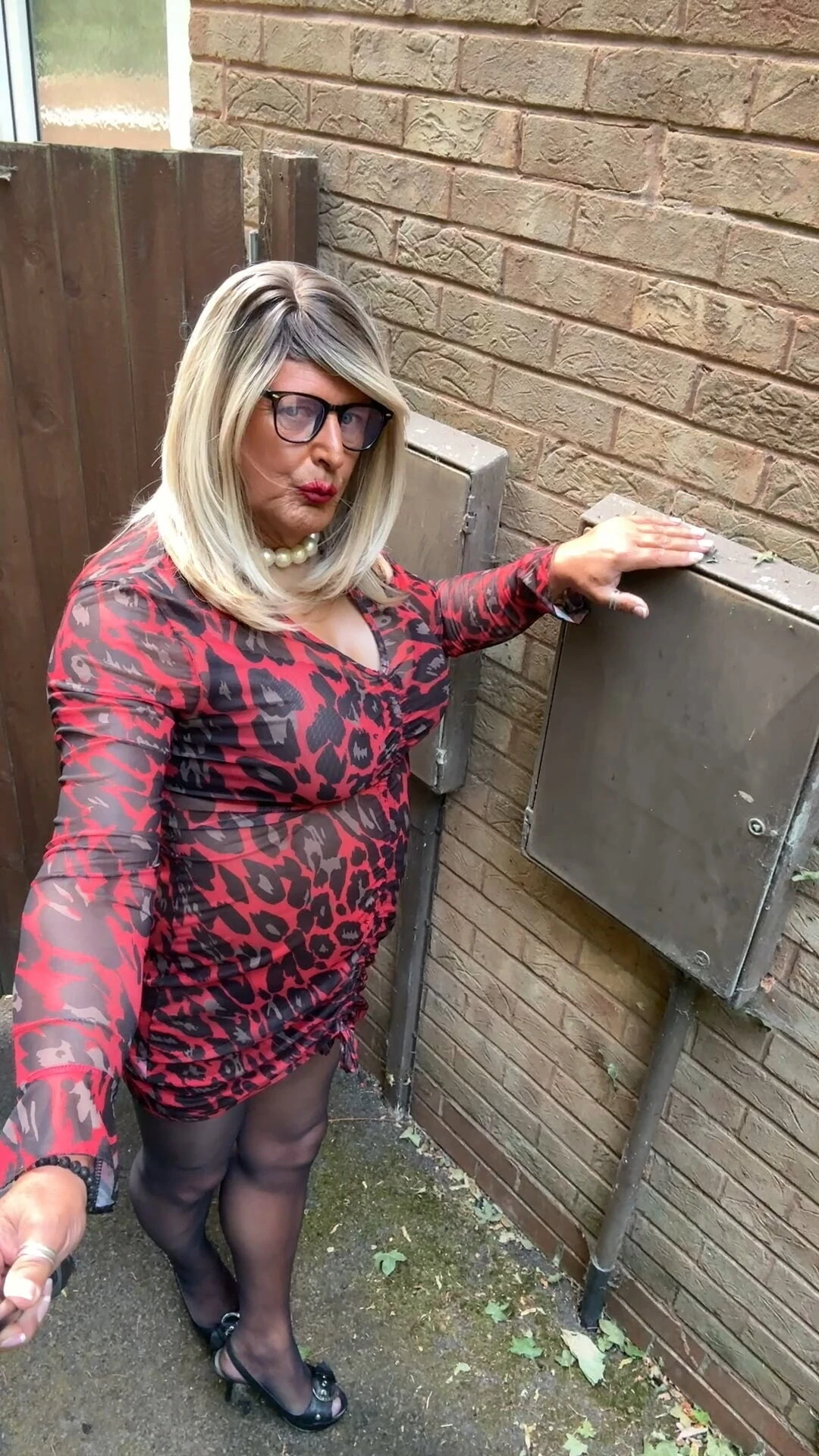 Sexy Crossdresser Kellycd2022’s in red animal print 