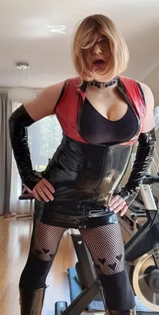 rachels latex struggles with new g tits         