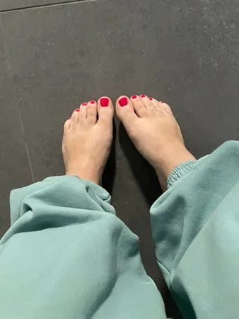 feet         