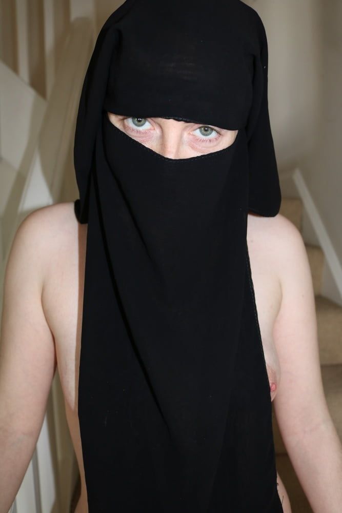 Niqab slut #13