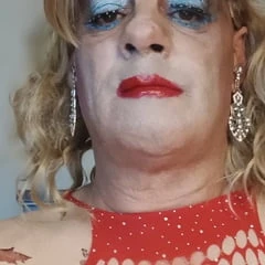 Dressed up in red 