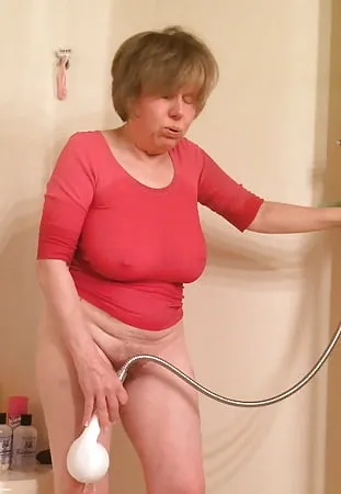 gilf masturbates in wet t shirt        