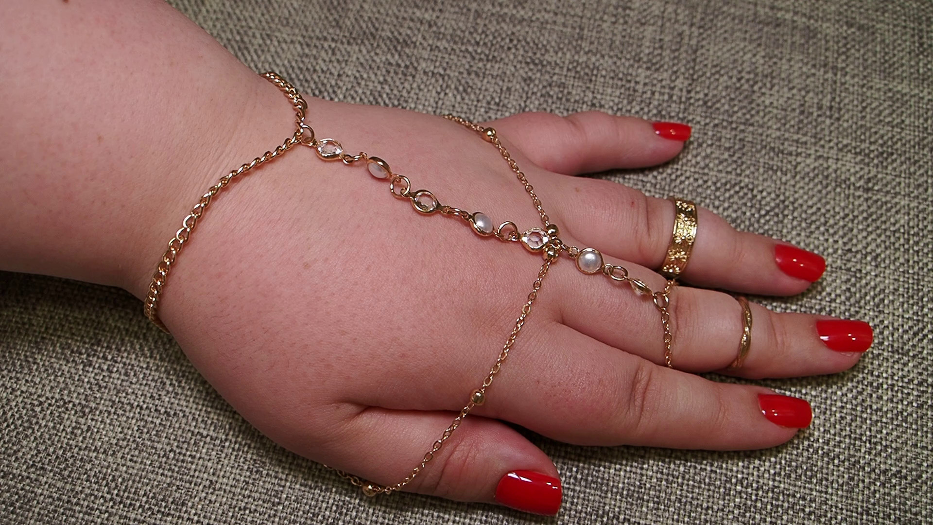 BBW hand