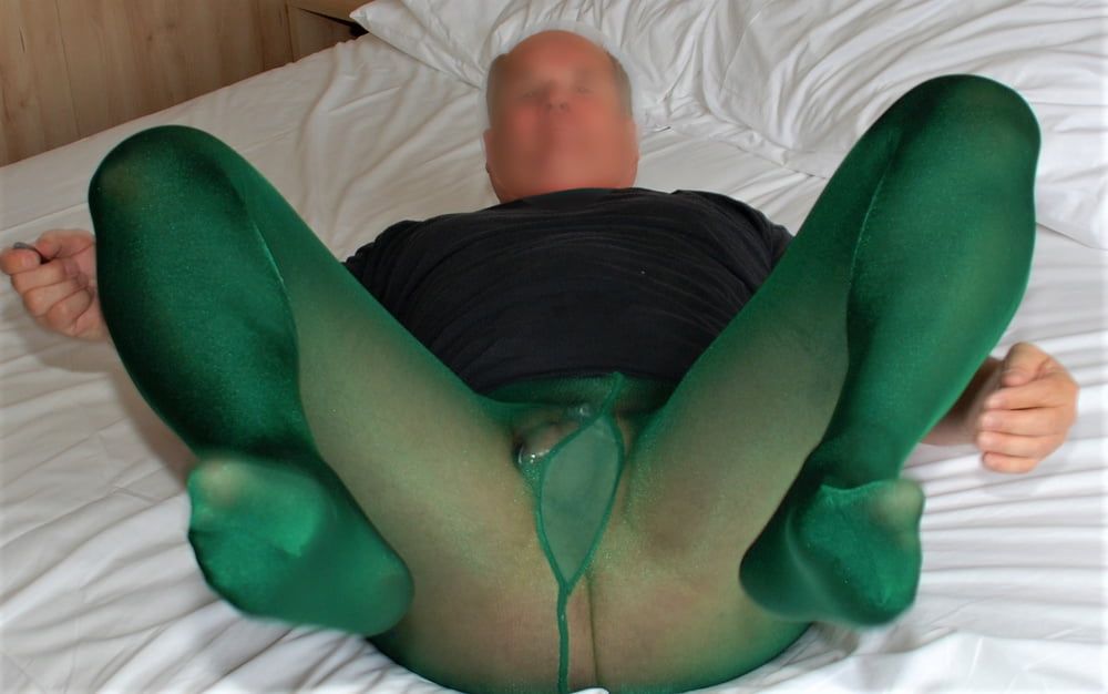 Happy Pantyhose green #8
