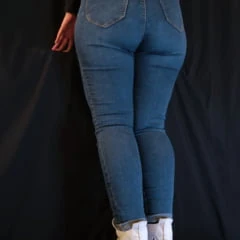 Demolizione delle converse della fidanzata