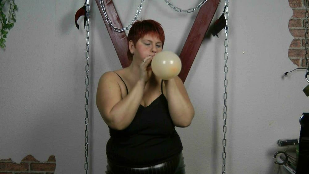 Hot games with balloons #4