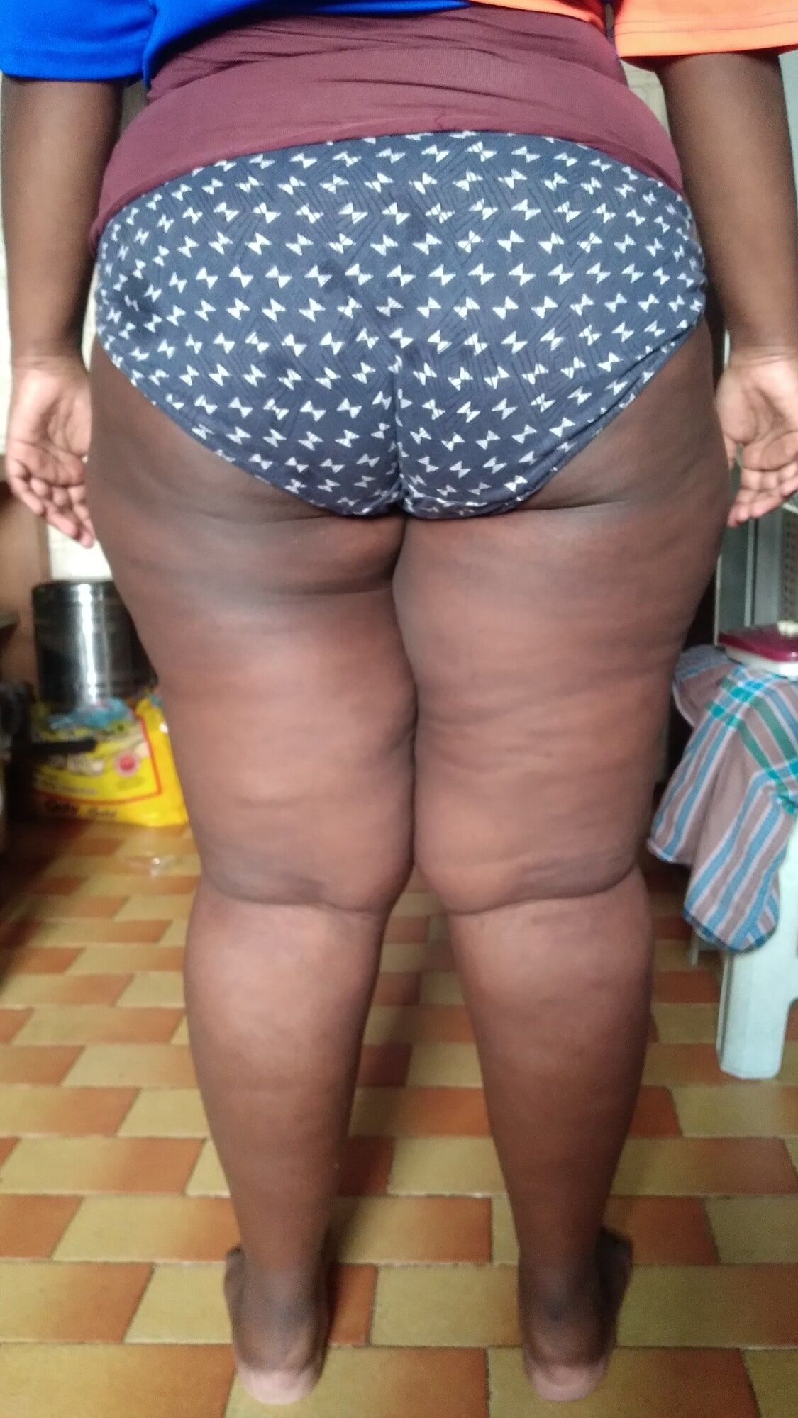 Tamil sexy tia mostrando sua bunda e peitos