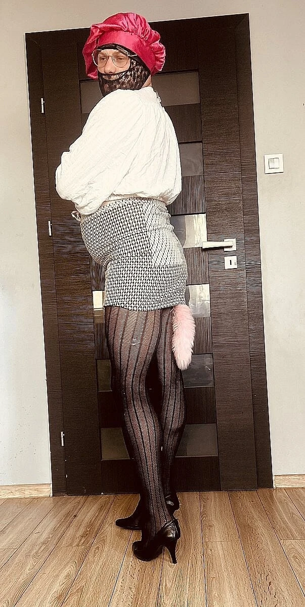 stick my ass out for the camera #2