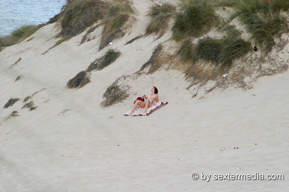 Mlif Muschi nackt am Strand in Mesquida #3