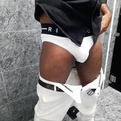 Public washroom pictures 