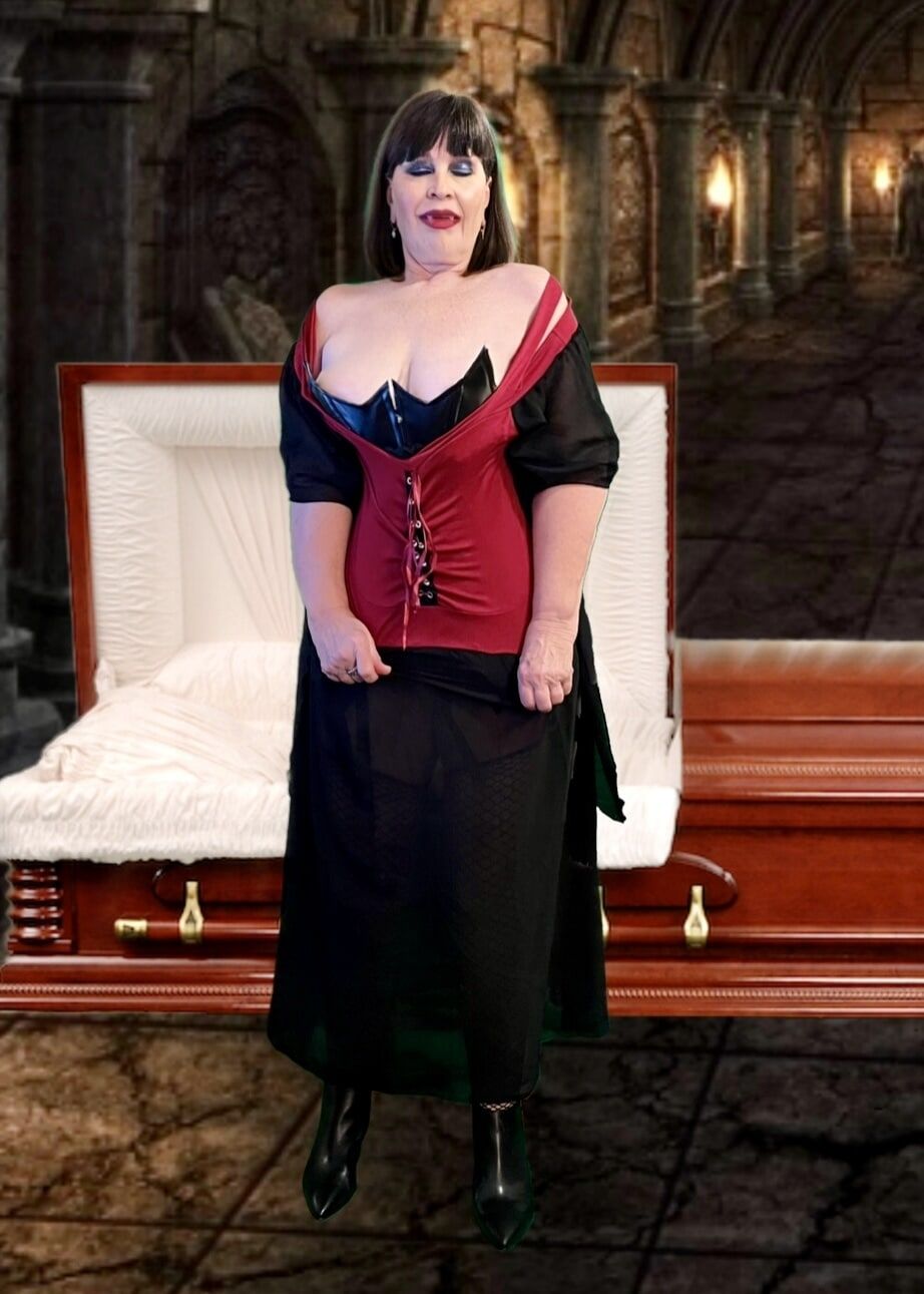 Granny Countess Dracula #17