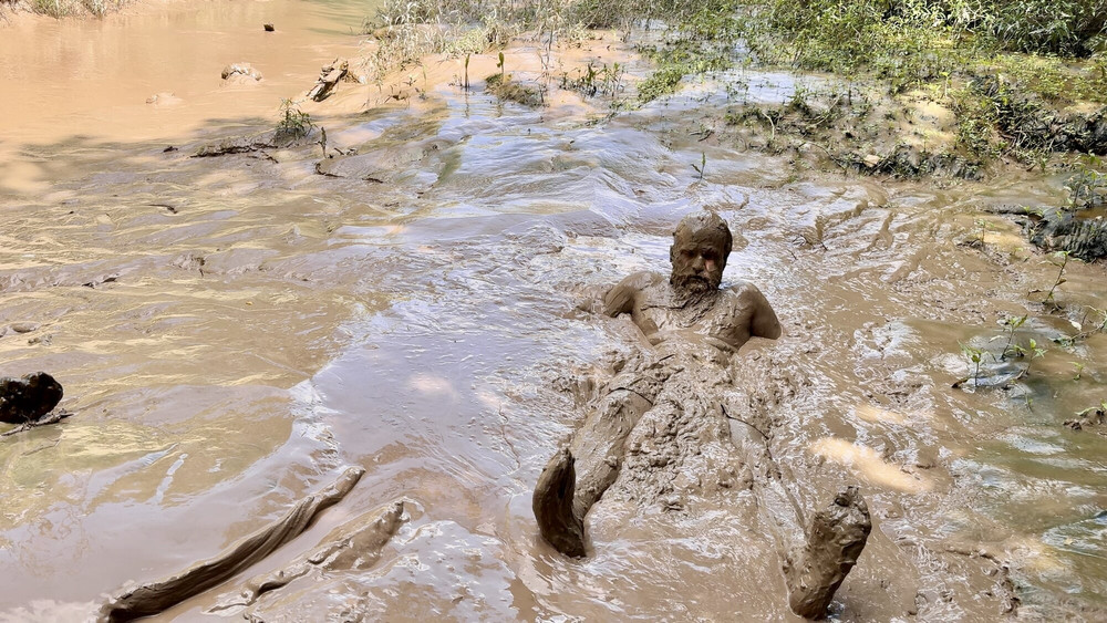 SHOT - HOW DEEP IS THE MUD ? #10