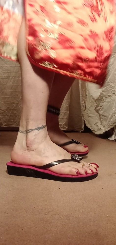 asian ts sexy feet in sandals, mules, high hells .  #19