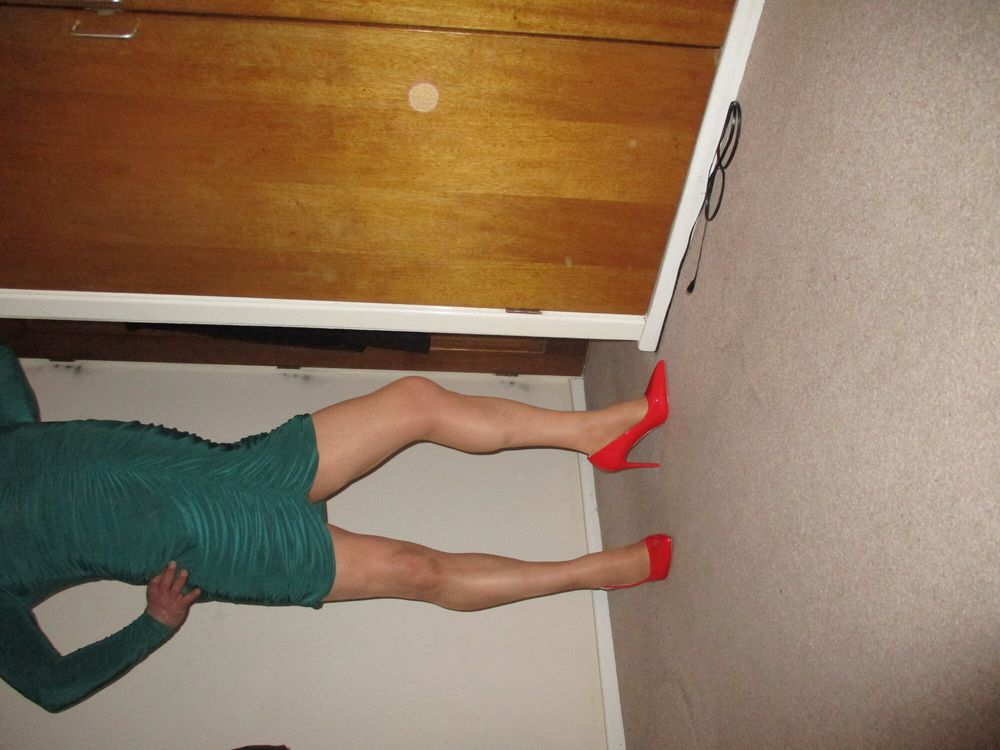 RED HEELS AND TIGHTS #8