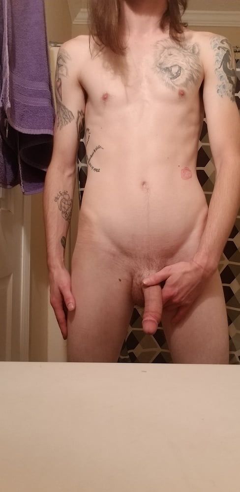 This is Cam white ,with his nice and good sized white cock, 