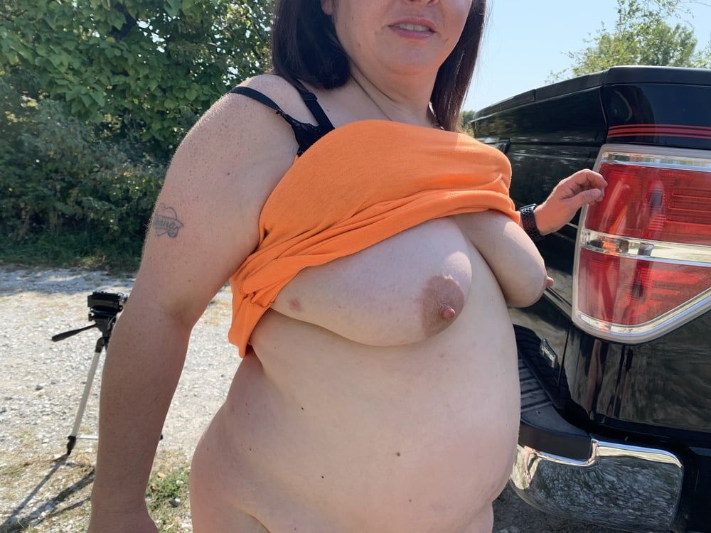 Sexy BBW Outdoor Hitch and Facial Photoset #51