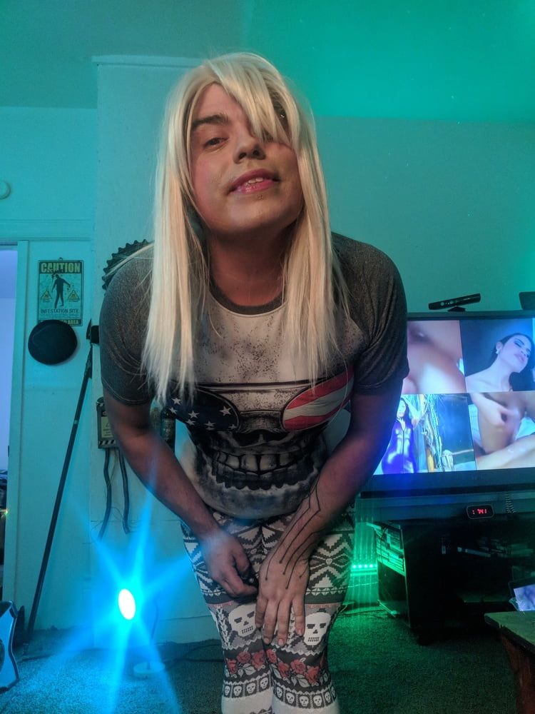 SexyLexi in blonde. Gorgeous tranny #23