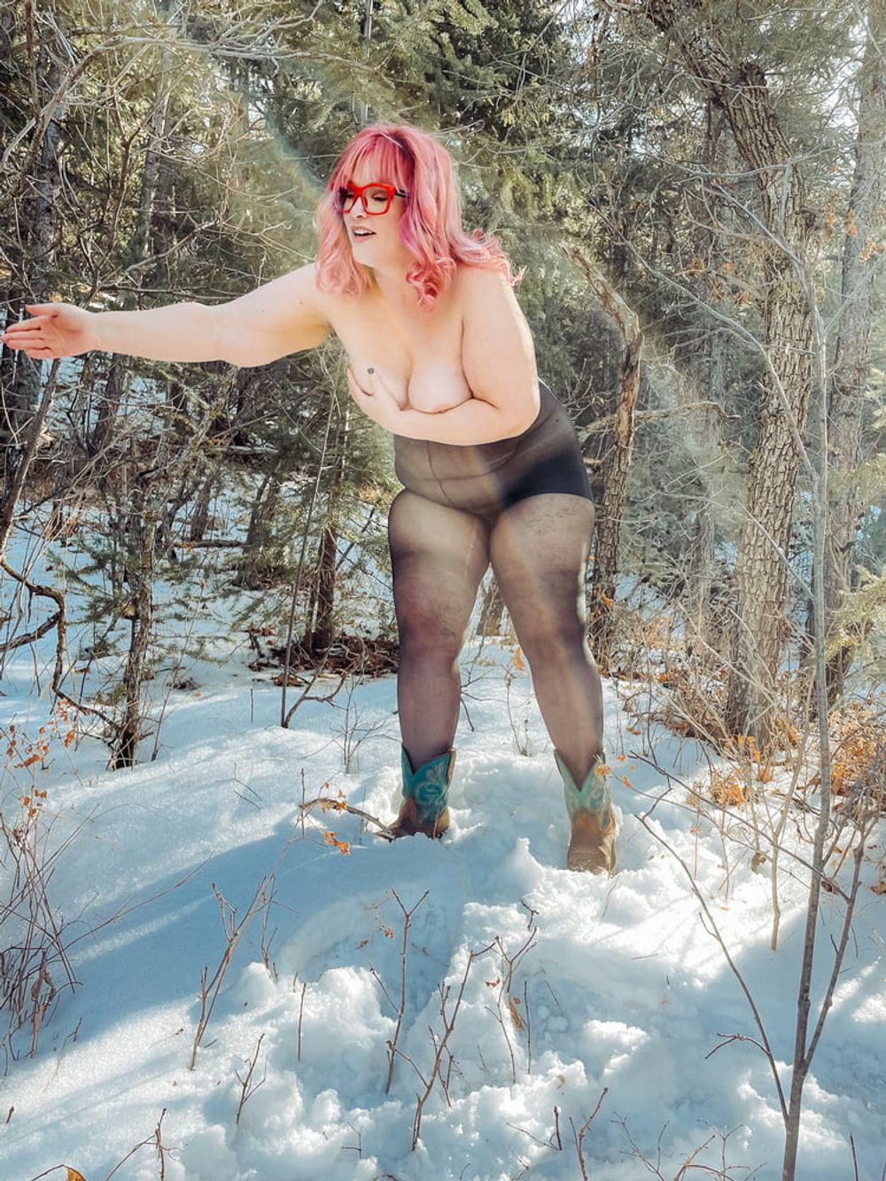 BBW Witch in the woods gets naked in Pantyhose