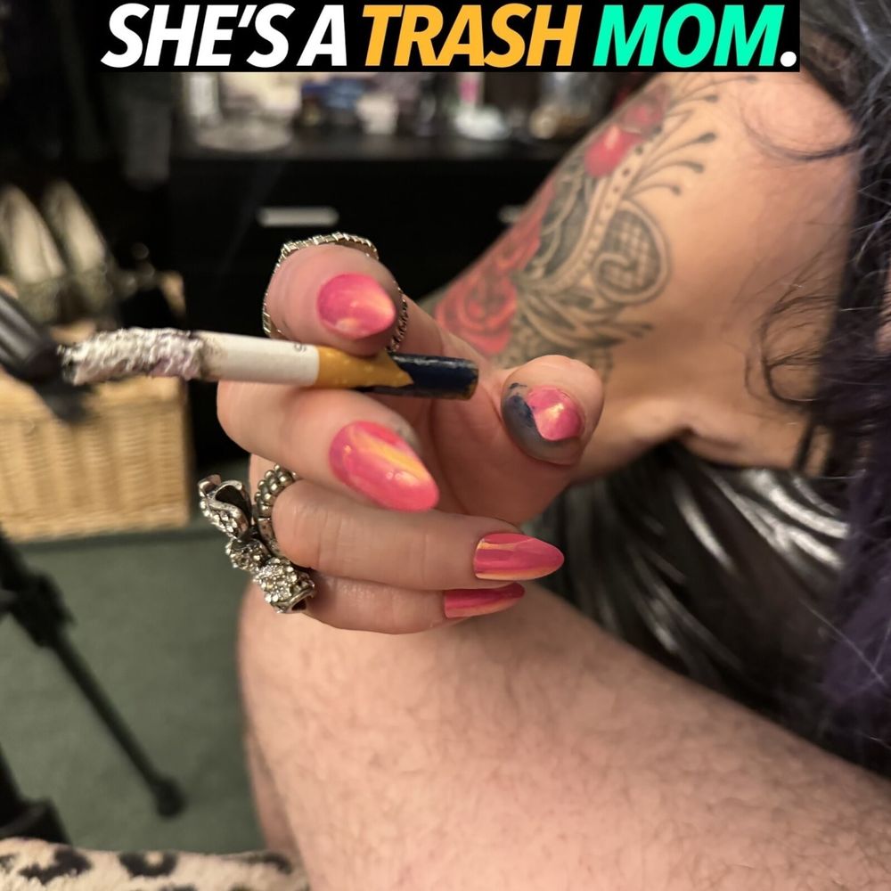 SHIRLEY TRASH MOM #18