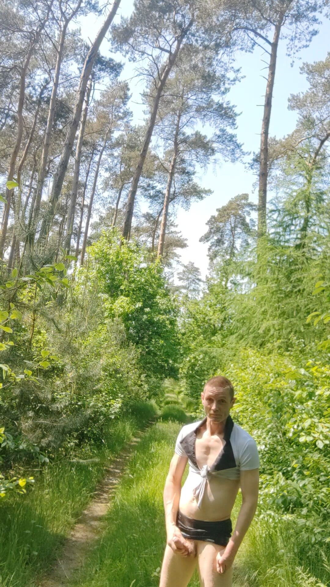 Femboy 热青少年男孩射精自然撸管 3FTBouch