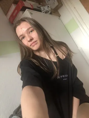   yo skinny german teen girl small tits huge labia         