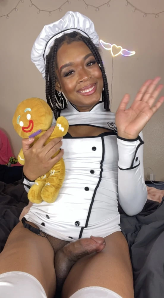 SEXY 5-STAR EBONY CHEF KNEADS HER DOUGH #37