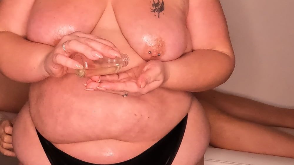 https://onlyfans.com/misslilymonroe