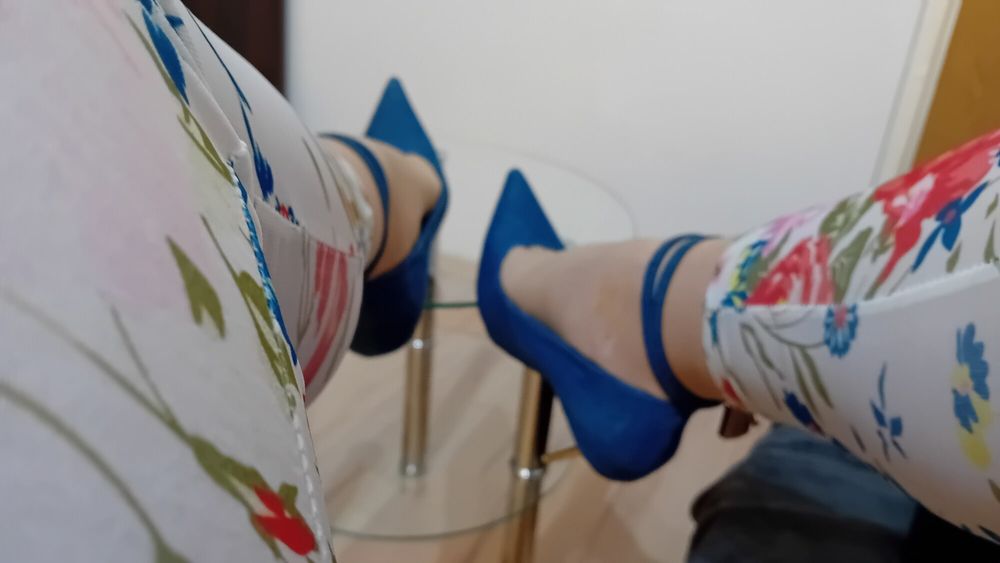 Crossdresser In Sexy Blue Jeans Pointed Toe High Heels #9