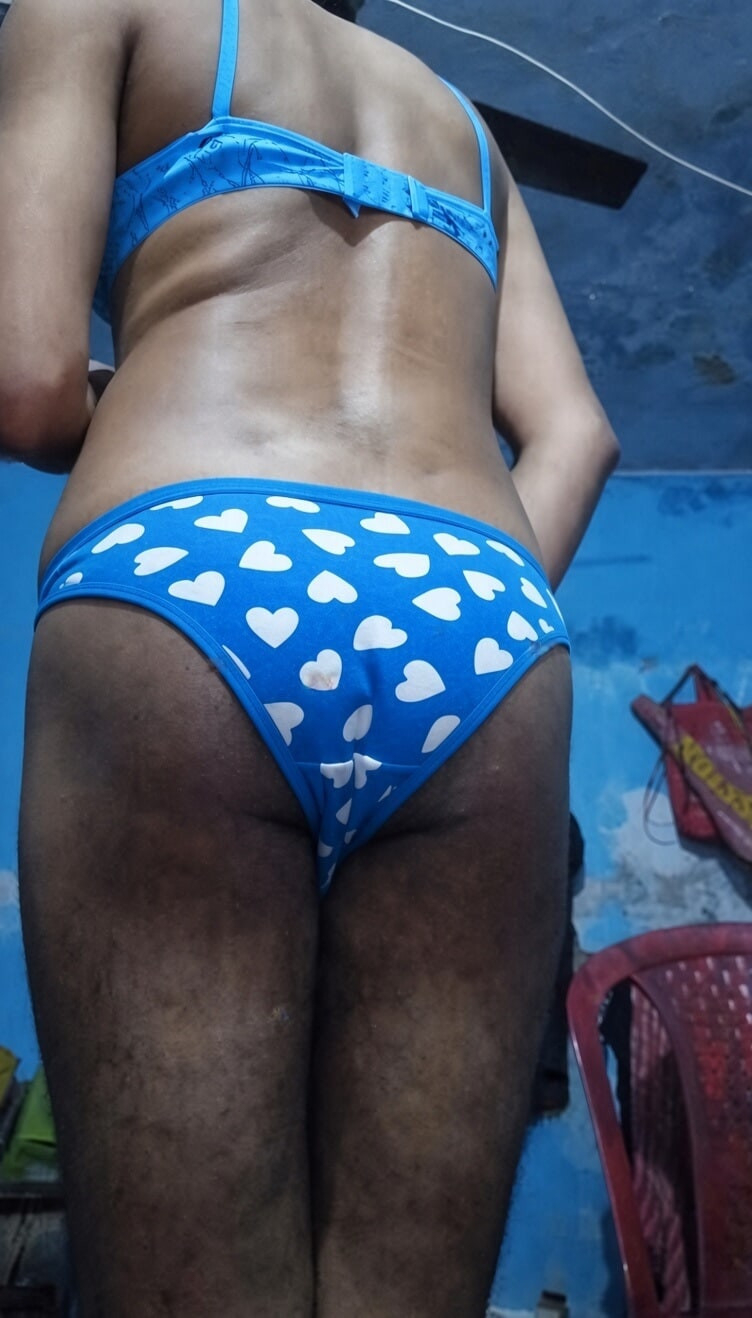 Lustyizlife maminsynek femboy w wielokolorowym zestawie majtek stanika