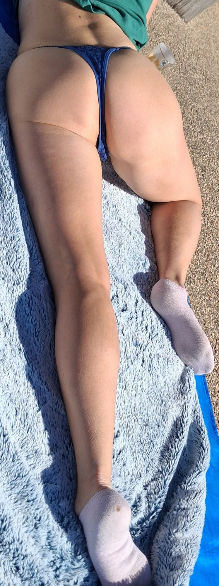 Bronzette en lingerie sexy 