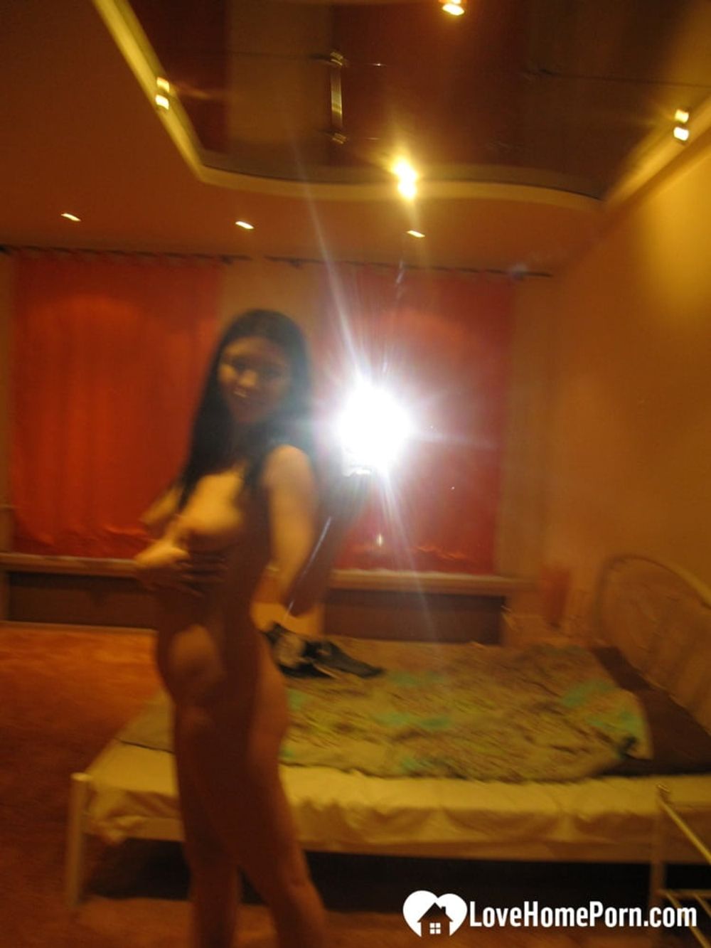 Amateur brunette girlfriend getting her nudes #9