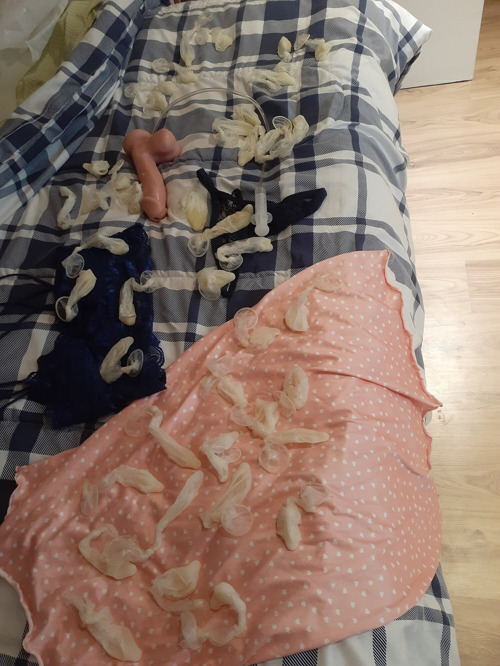All these cum load incondom make me hard #2