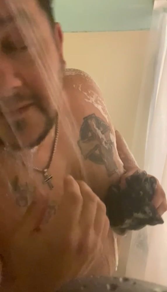 Hot tattooed Dad muscles beard caught in shower by princess #14