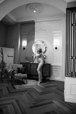 nude photoshoot in the studio         
