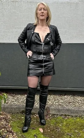 katie in leather trucker fest         