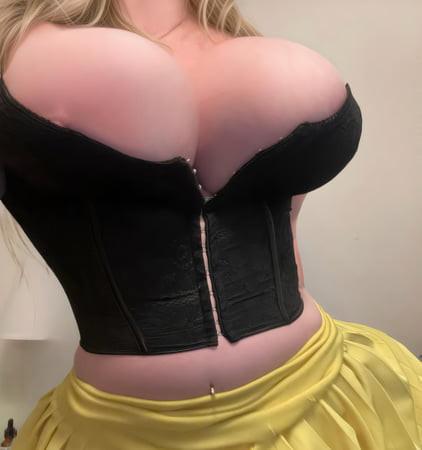 dum slut for old men