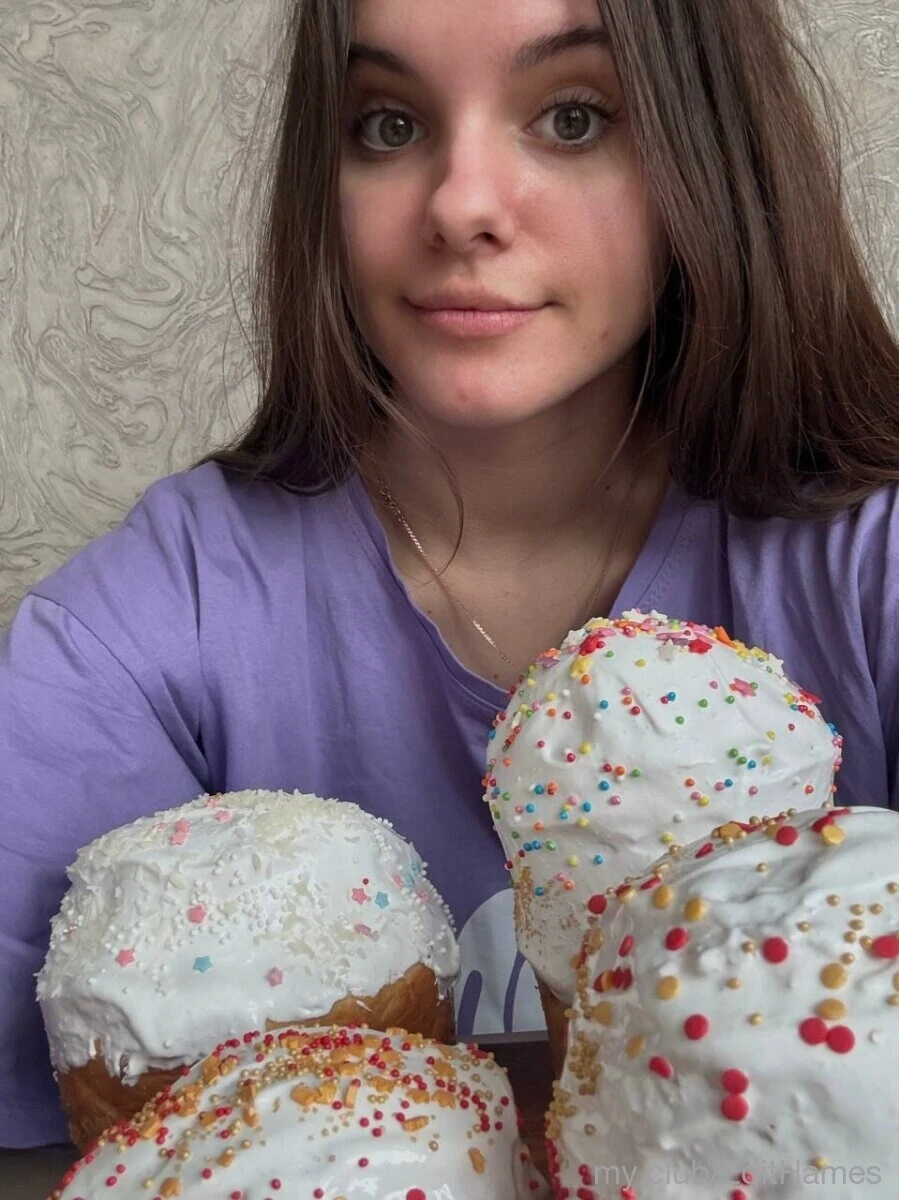 Chloe Free Photos #2