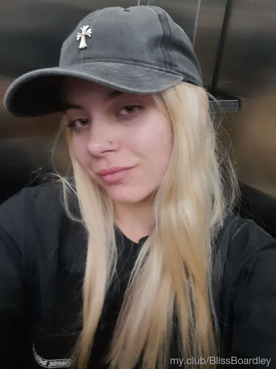 Chloe Free Photos #7