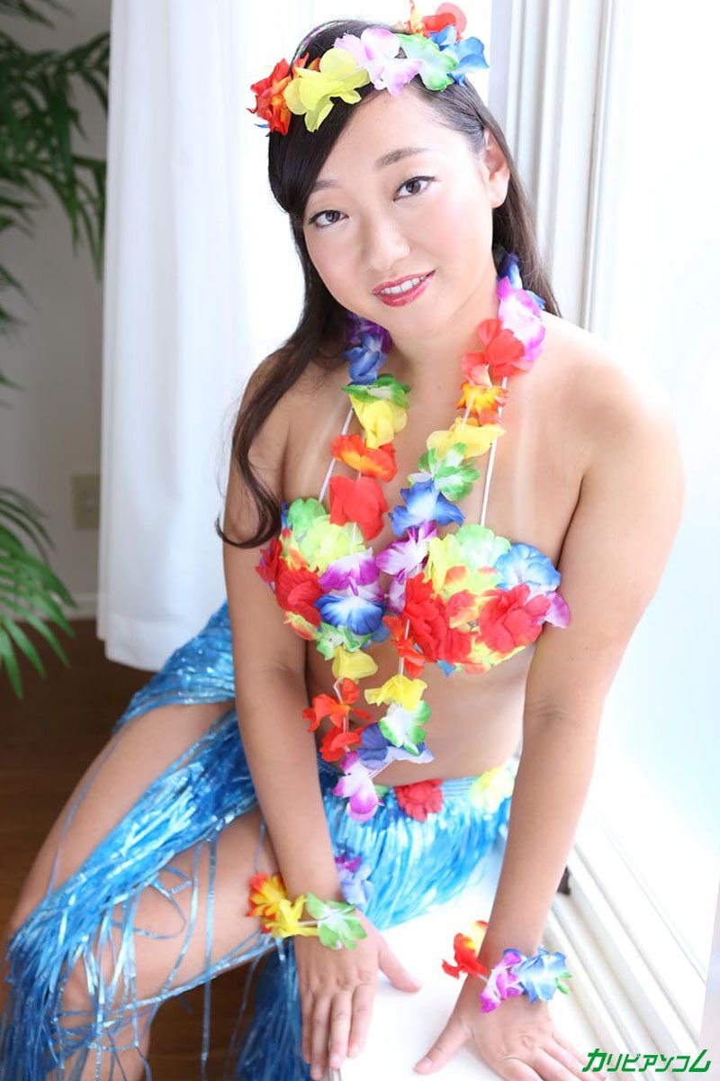 Minami Sakamoto :: a nasty Polynesian hip swing? - CARIBBEAN #2