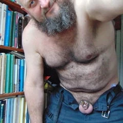 Locked bear