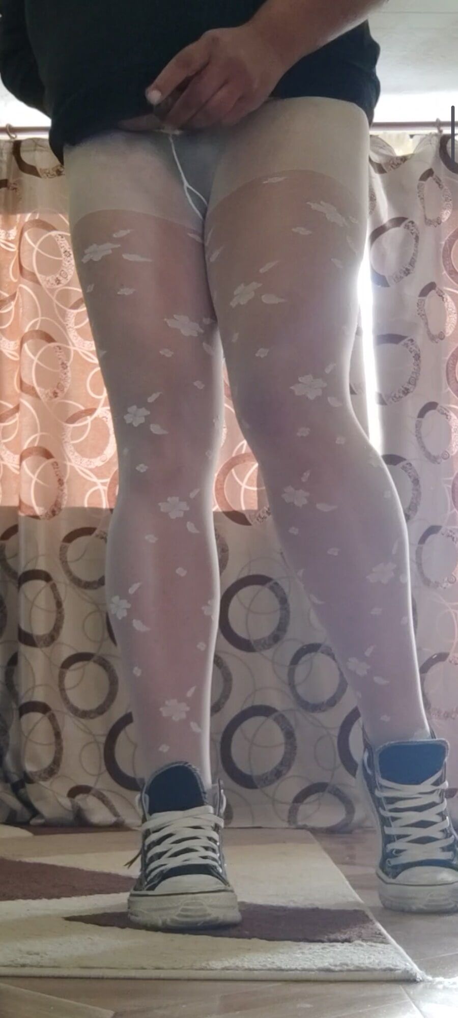 White patterned pantyhose are so sexy 