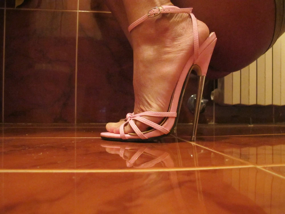 sissy in pink #3