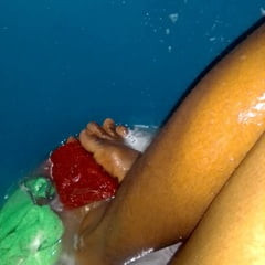 Me in my bath tub Gerrit ?#01 Planet High
