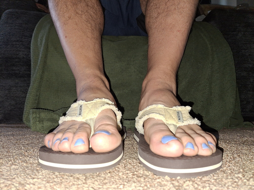 My painted toes while wearing flip flops #9