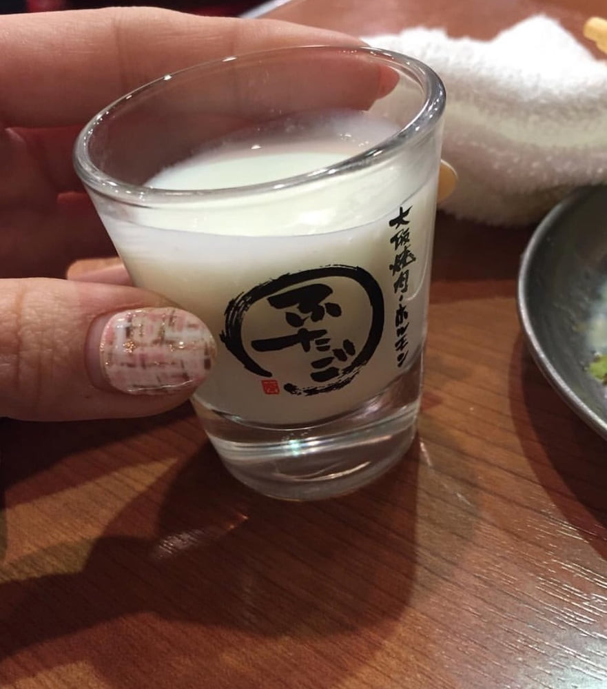 私の妻は、海外で働いている私が恋しいです。 2