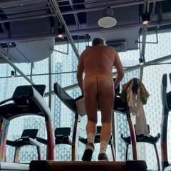 Naked fitnes in gym