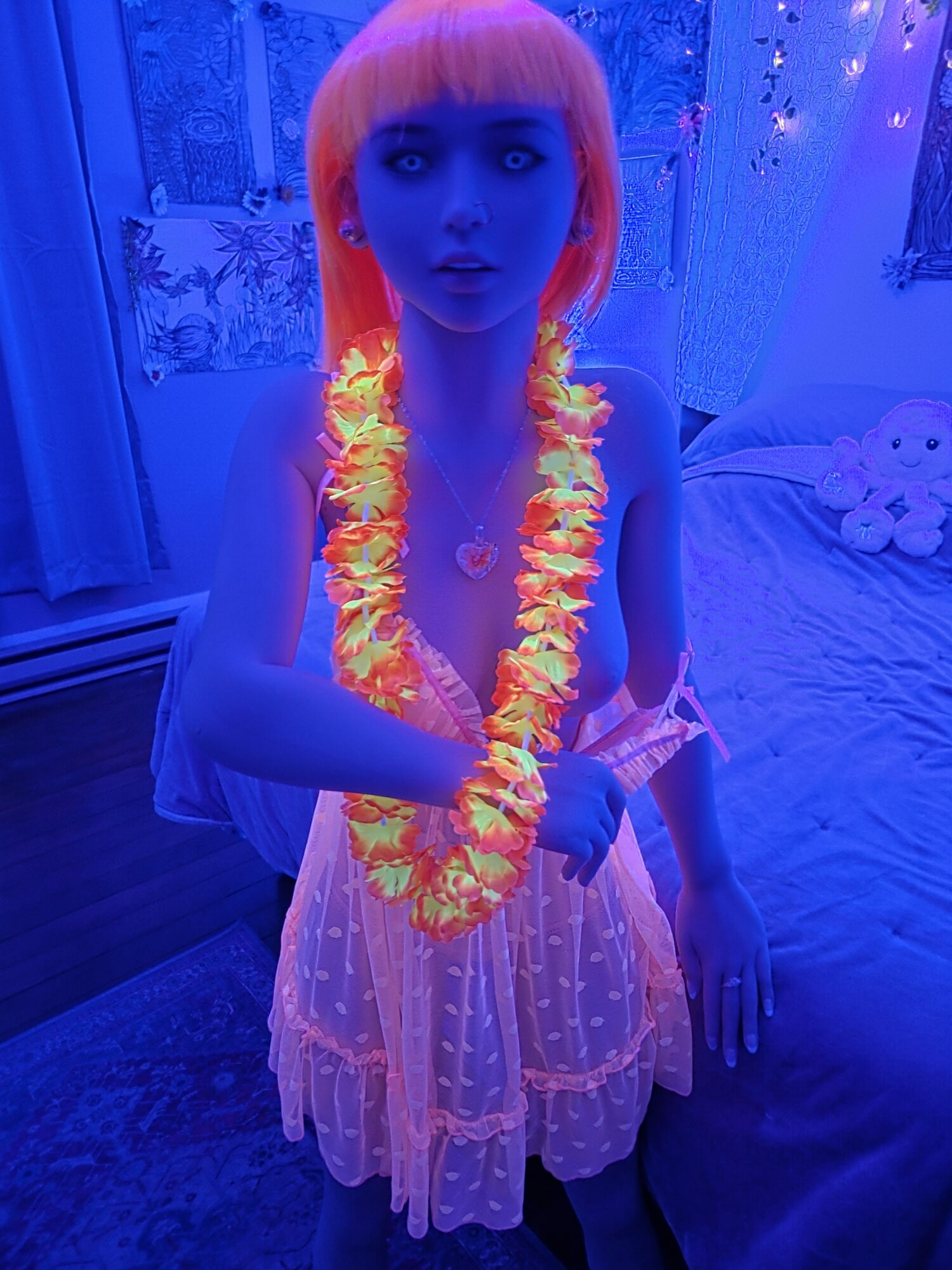 Amber's Blacklight! #6